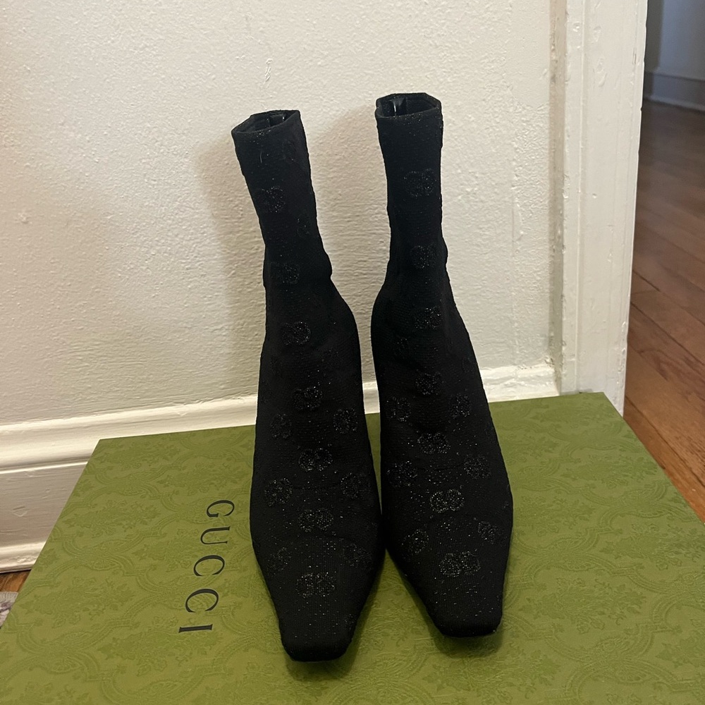 Gucci Elegant Black Heeled Boots - Picture 6 of 6